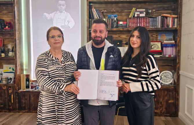 Four Albanian cities—Kolonja, Durr?s, Pogradec, and Shkodra—have signed the Paris Declaration on AIDS committing to ending AIDS as a public health threatby 2030. By signing the declaration, the Mayors committed to achieving the 95-95-95 targets by 2025 an